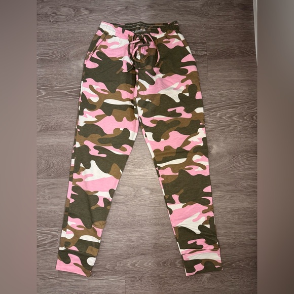 NWT Pink Camo Crop Sweatsuit - Picture 6 of 8